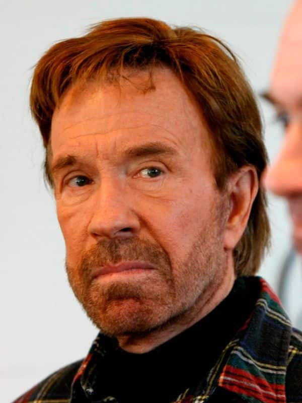 Chuck-Norris-Bald-in-bad-looking-toupee-2