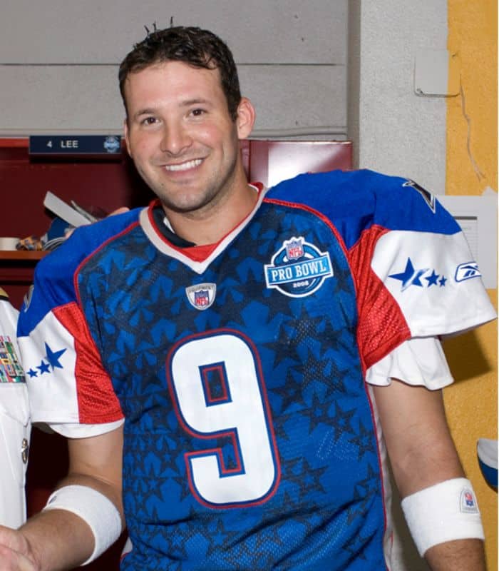 is-Tony-Romo-Bald-or-wear-a-toupee-4