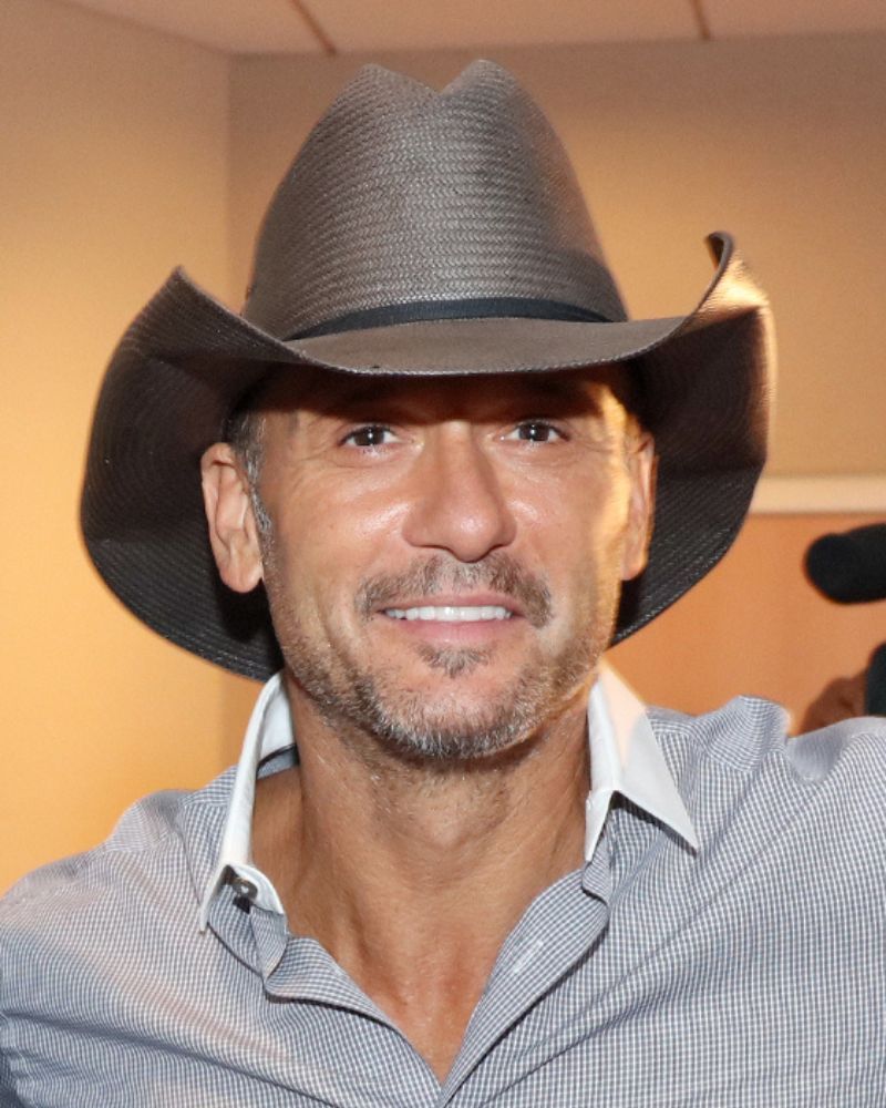 tim-mcgraw-with-hat